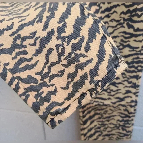 Good American | Good Waist Crop Tiger Print Jeans 15/33 NEW - Picture 8 of 15